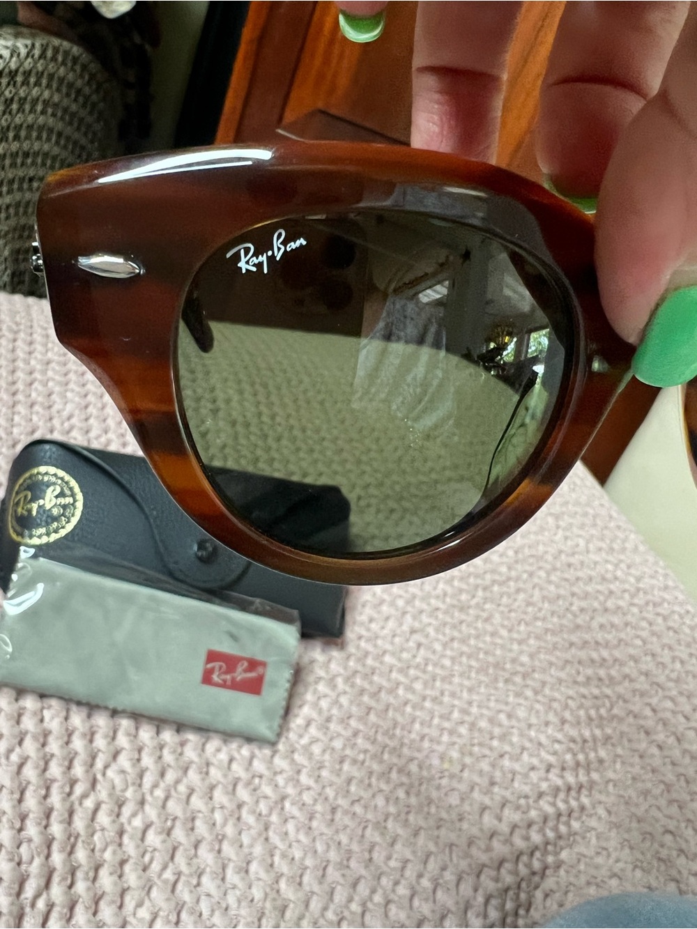 Ray-Ban RB2192 Roundabout Sunglasses 954/31 Striped Havana Green Lens 47mm - Picture 3 of 11
